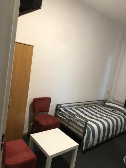 Hostel Leszno Ul.Uslugowa Екстер'єр фото